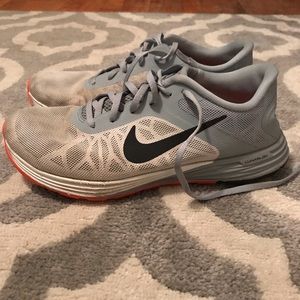 nike running sneakers
